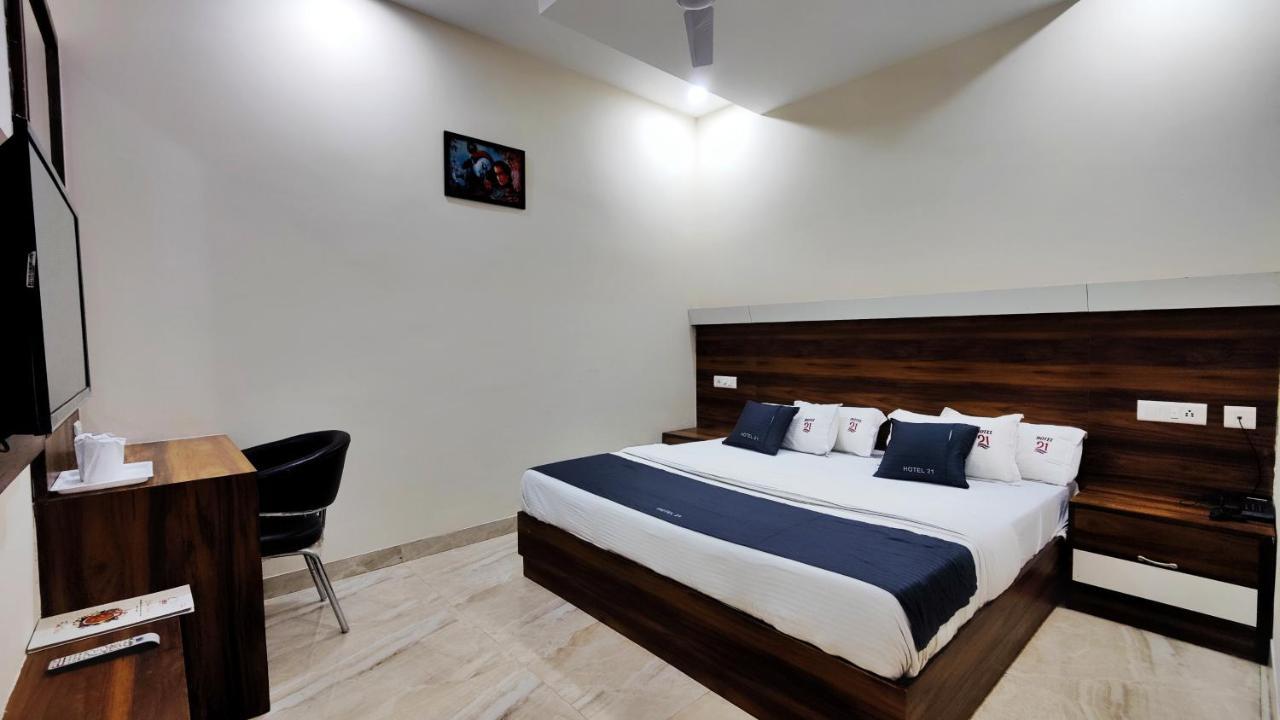 Hotel 21 Next To Chd Railway Station Chandīgarh Exterior foto
